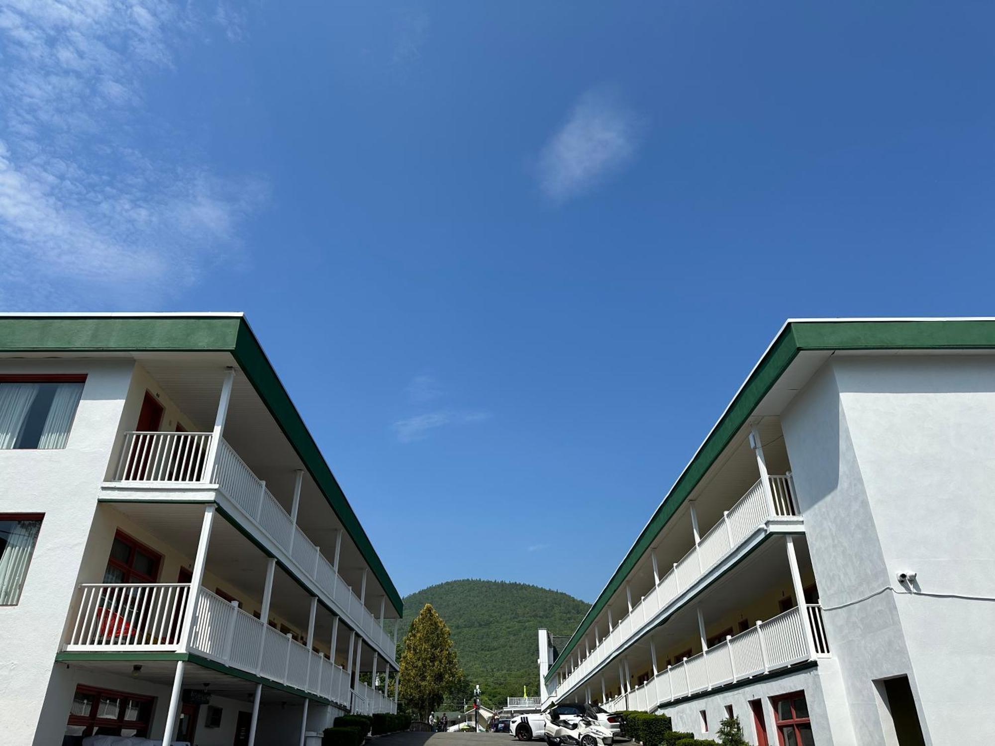 O'Sullivan'S Motel Lake George Exterior photo