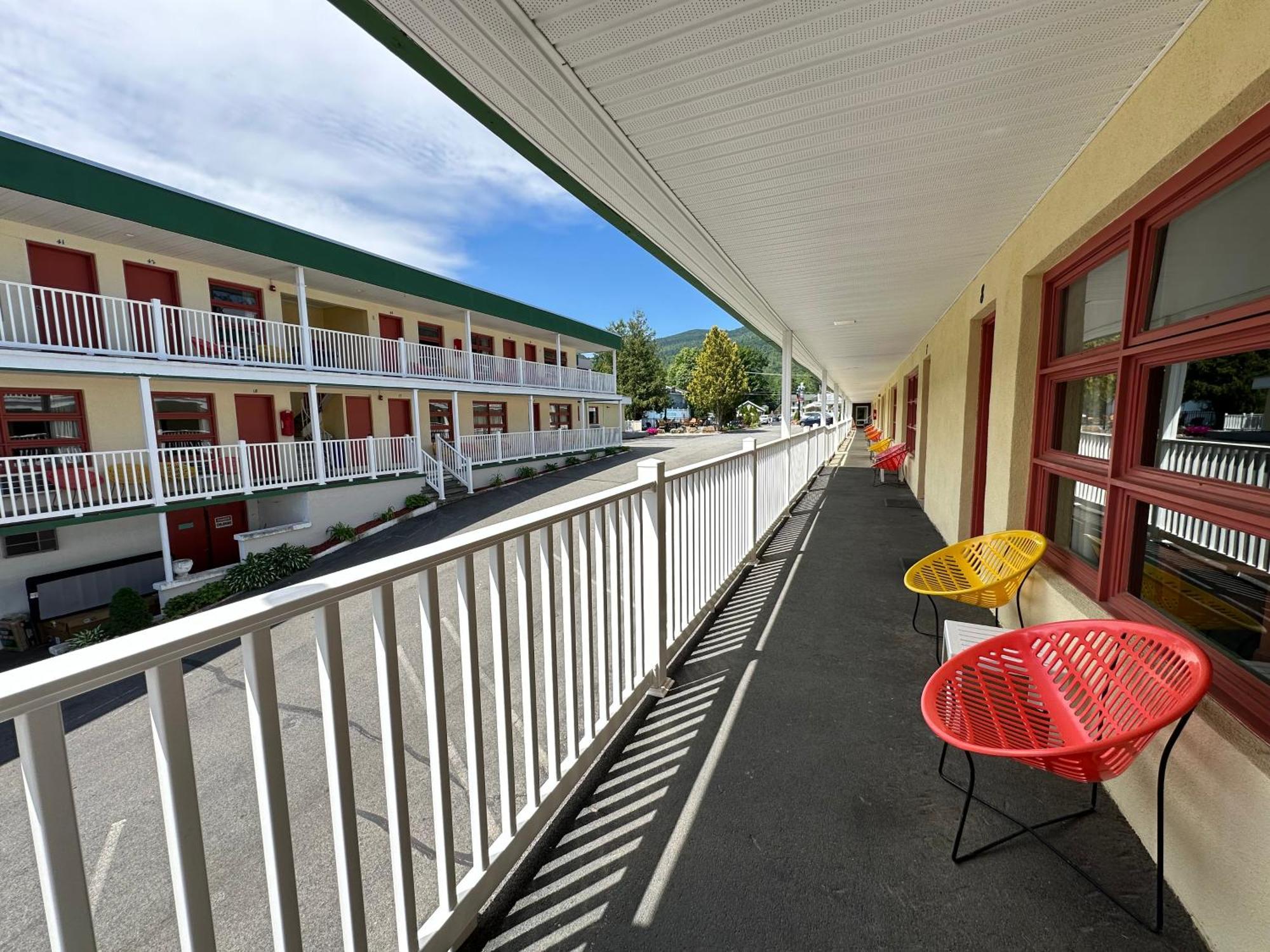 O'Sullivan'S Motel Lake George Exterior photo